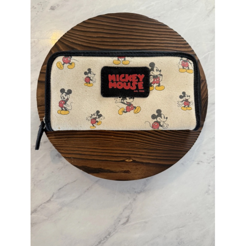Disney Loungefly Mickey Mouse Poses Classic White Canvas Zip Around Wallet. NWOT